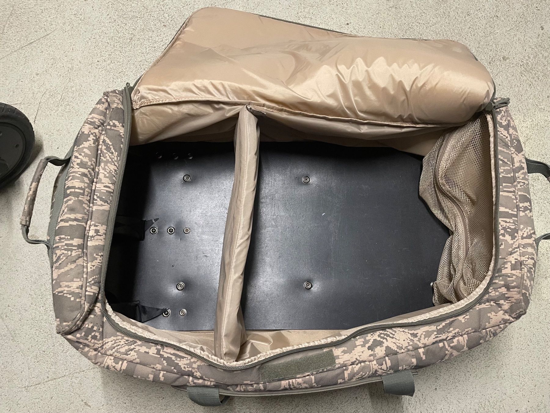 Borse: Armee Tasche US Airforce duffle bag – Usato da Wila venduto da Lokelo 7