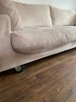 Sofa in beigem Cord