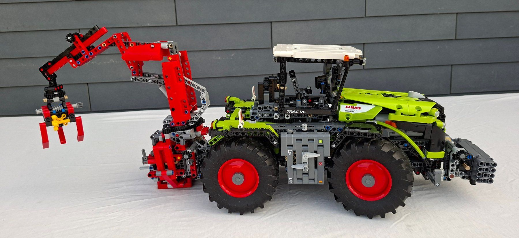 Technics Kit di costruzioni: Lego Technic Claas Xerion 42054 – Usato da Wettswil venduto da Canoce