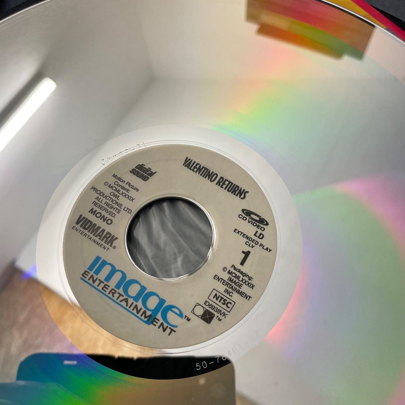 Tutti i DVDs: Valentino Returns - LASER DISC - Englisch Original – Usato da Stans venduto da Brode 2