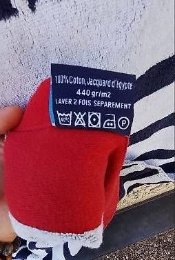Badetücher: Serviette de plage en coton – Gebraucht aus Crans VS von est_8mbd 1
