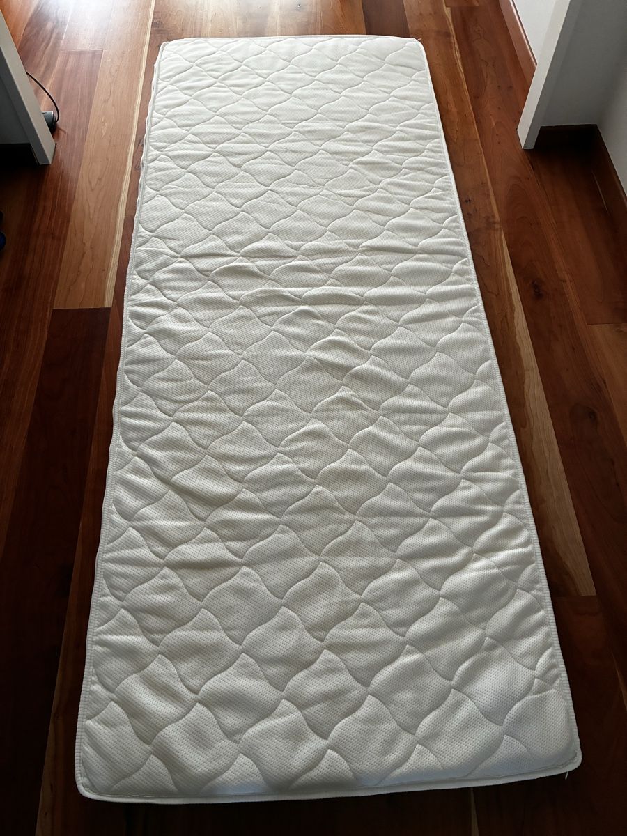 Materassi: Surmatelas 80x200x6 – Usato da Nyon venduto da Sotara