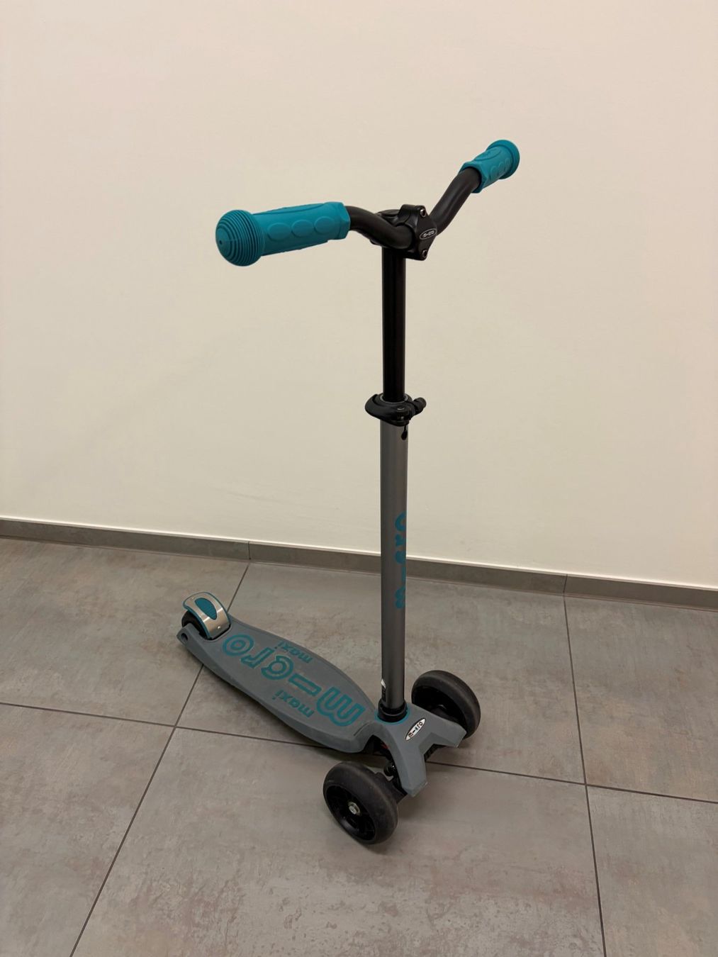 Micro Kickboard: Maxi Micro Deluxe Pro – Usato da Hergiswil NW venduto da Tiquinho555 1