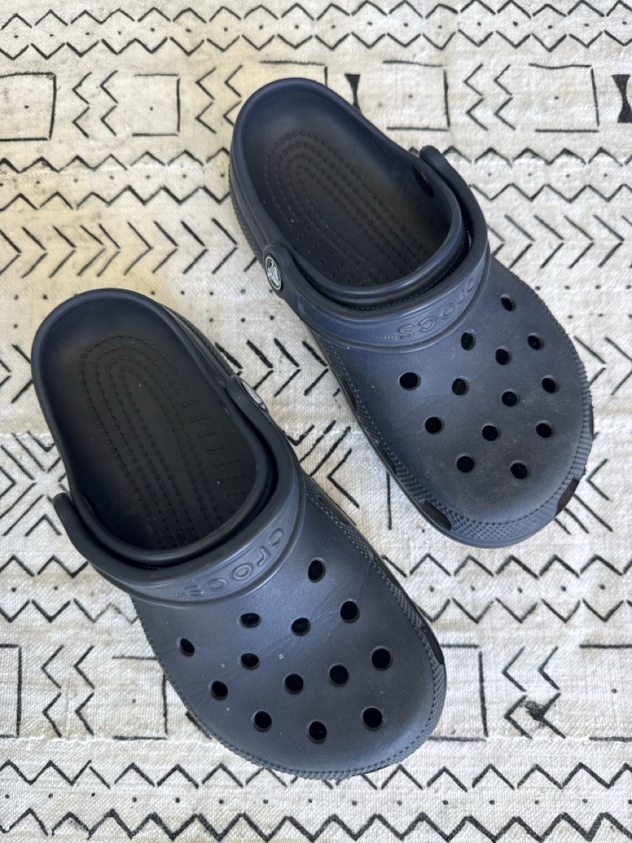 Crocs Chaussures hommes: Crocs Clogs dunkelblau Gr. 36/37 – D'occasion à Zürich par koraia 1