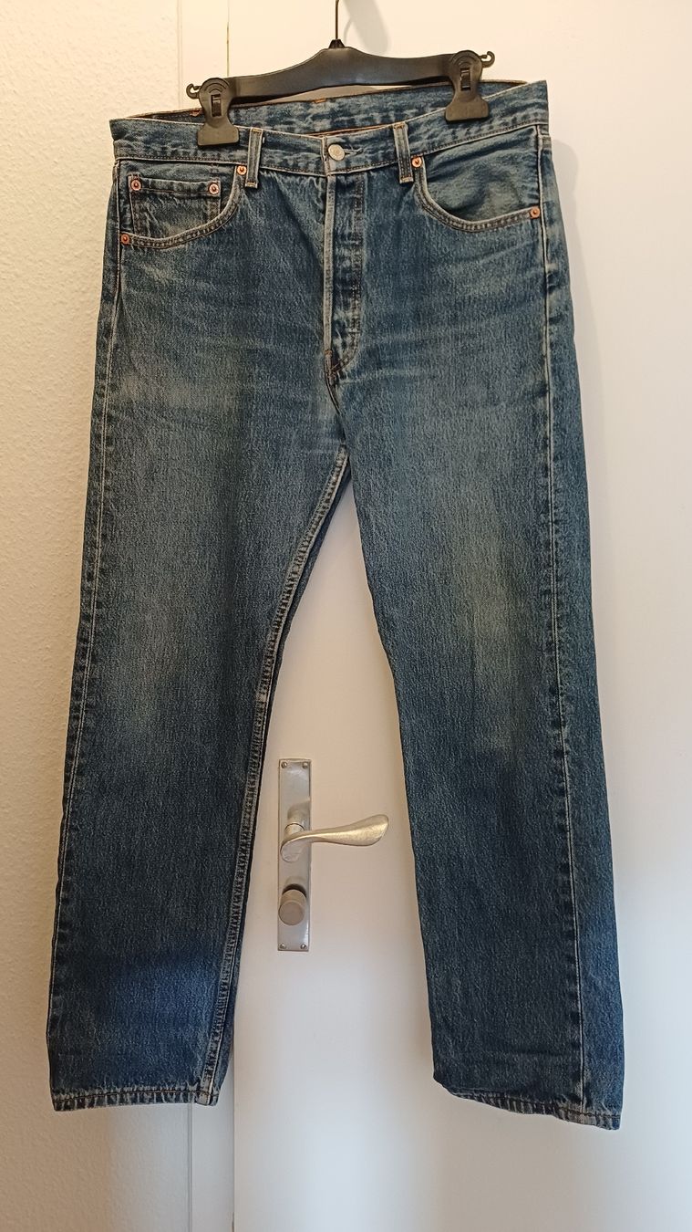Levi's Jeans: levi's 501 – Gebraucht aus Vevey von Veveybien