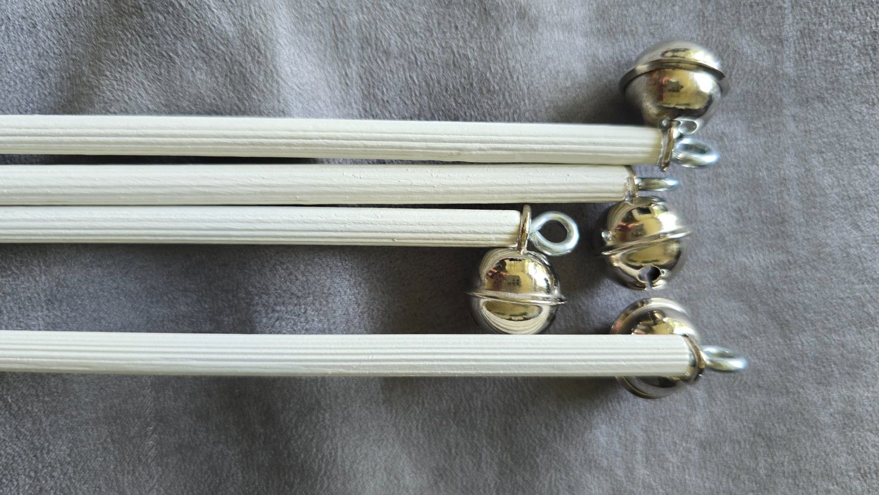 Jouets: 4 Stuck Stab mit Glöckchen – D'occasion à Meggen par everydaysale 1
