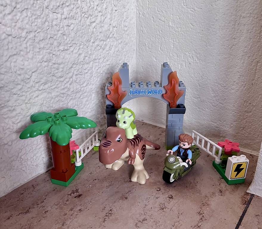 Giocattoli: Lego Duplo Jurassic World – Usato da Gretzenbach venduto da fran.cini