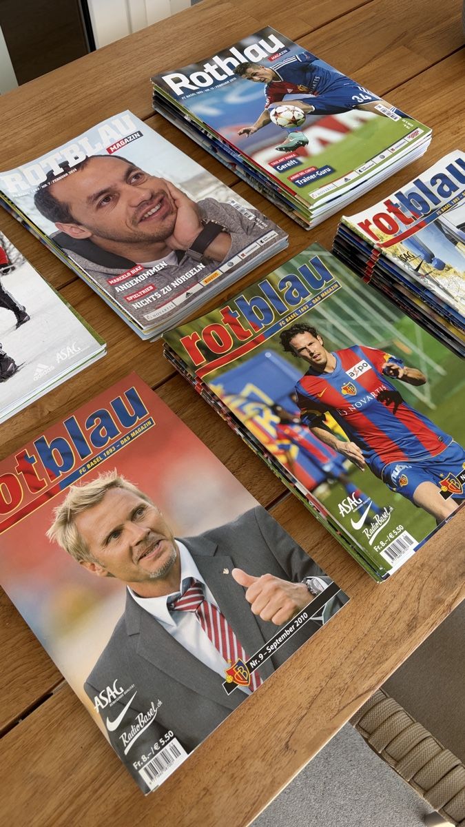 Riviste & Magazine: FC Basel 1893 Rotblau Magazin Sammlung – Usato da Büron venduto da B1893 2