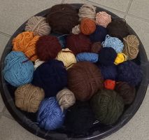 BUNTE *WOLL - RESTEN - KNÄUEL* UNTERLAGE 40CM - DM/ANGEBR.