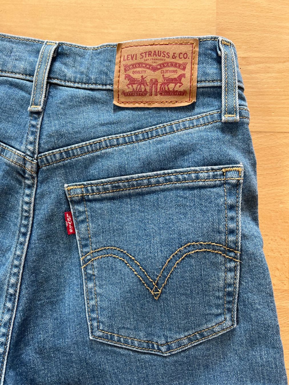 Levi's Jeans: LEVI'S Damen Jeans in Gr. 25, Blau – Usato da Worb venduto da farben20zauber 1