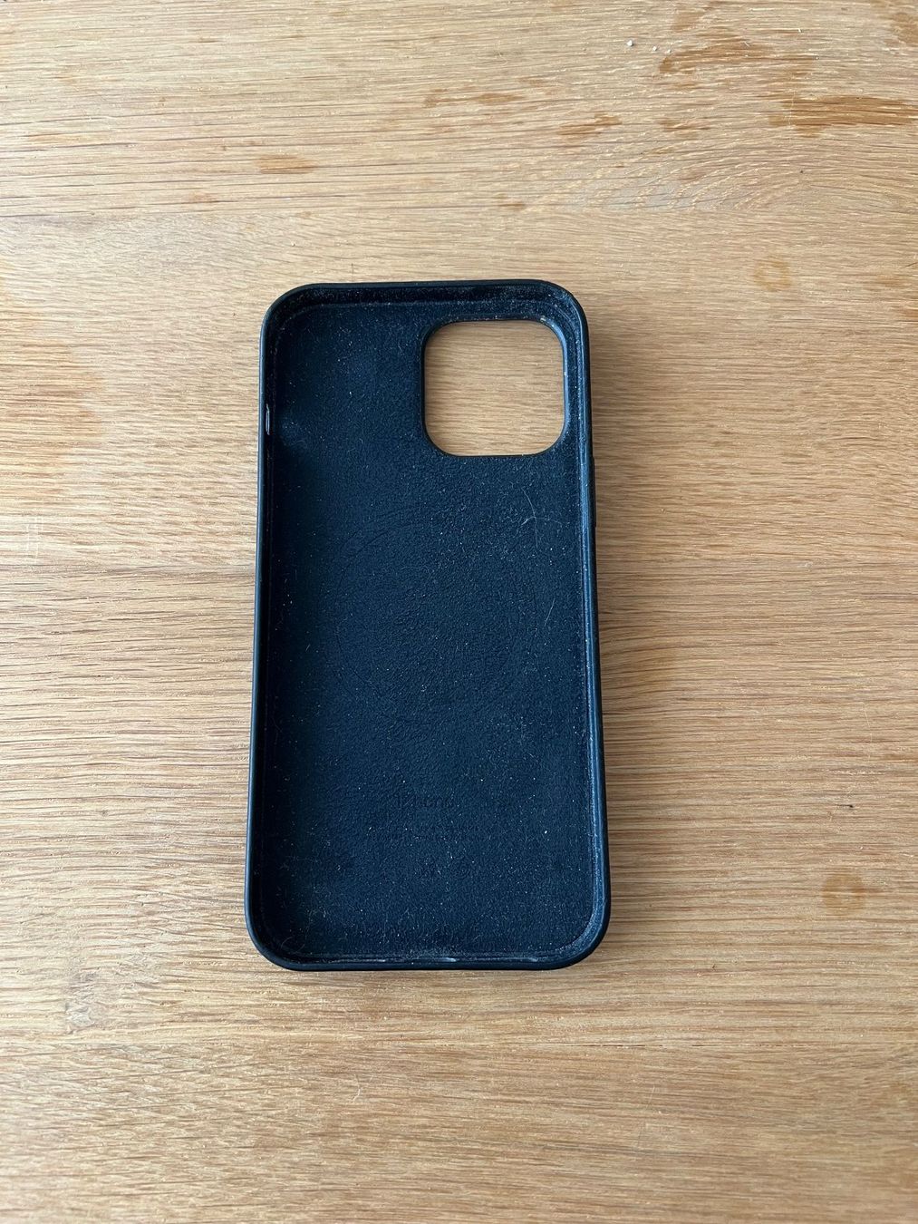 Apple Cover & Protezioni schermo: Apple iPhone 13 Pro Max Leder Schwarz Schutzhülle – Usato da Stäfa venduto da PatrickOO7 1