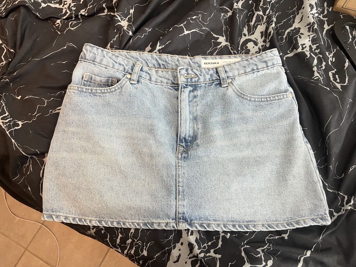 Bershka Gonne: gonna in jeans – Nuovo (secondo la descrizione) da Pregassona venduto da beatricee0