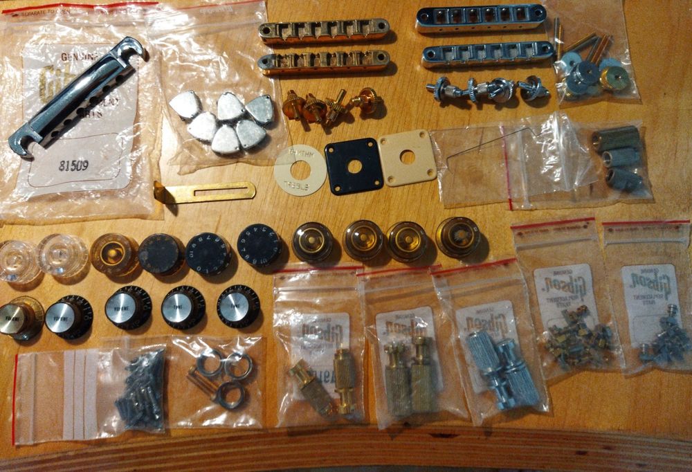 Original GIBSON Ersatzteil Box mit diversem Inhalt (Gebraucht) in für ...