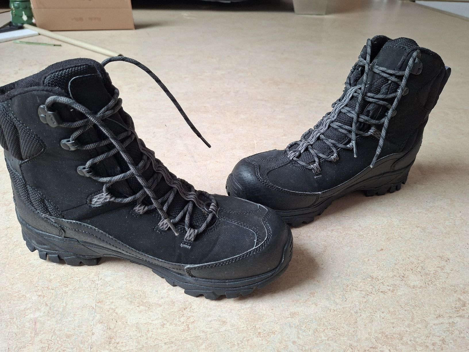 Merrell Scarpe da uomo: Merrell Wanderschuhe Gr. 46 Schwarz Top Zustand Warm – Usato da Klingnau venduto da vollmond36 3