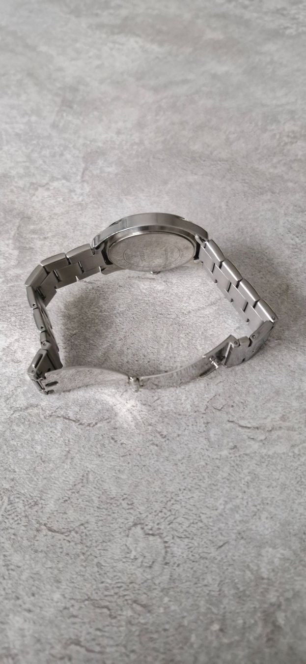 Guess Montres: Guess Damenuhr – D'occasion à Eschlikon TG par angie113 2
