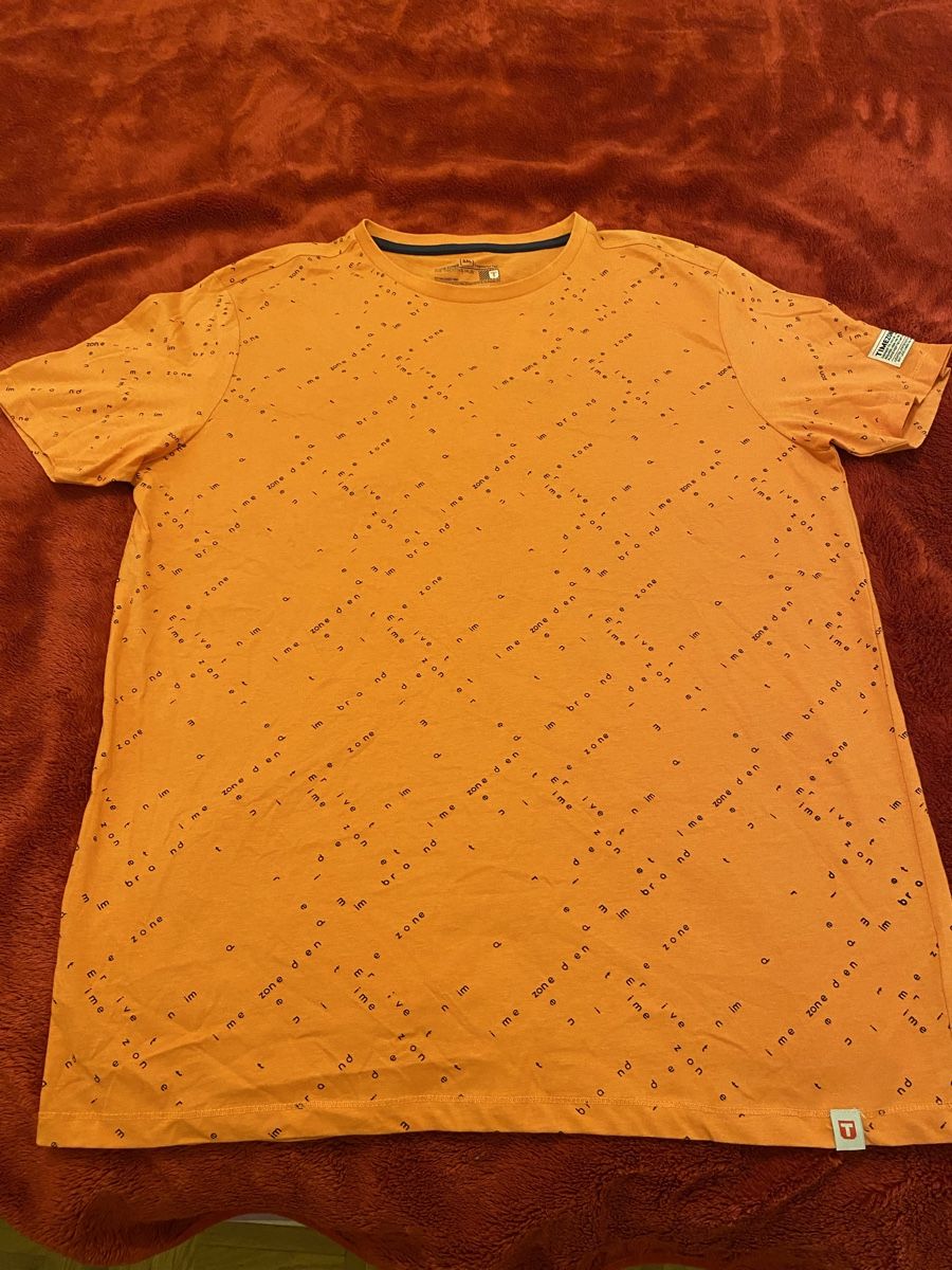 T-shirt: T Shirt – Nuovo (secondo la descrizione) da Berikon venduto da TheMangle 1