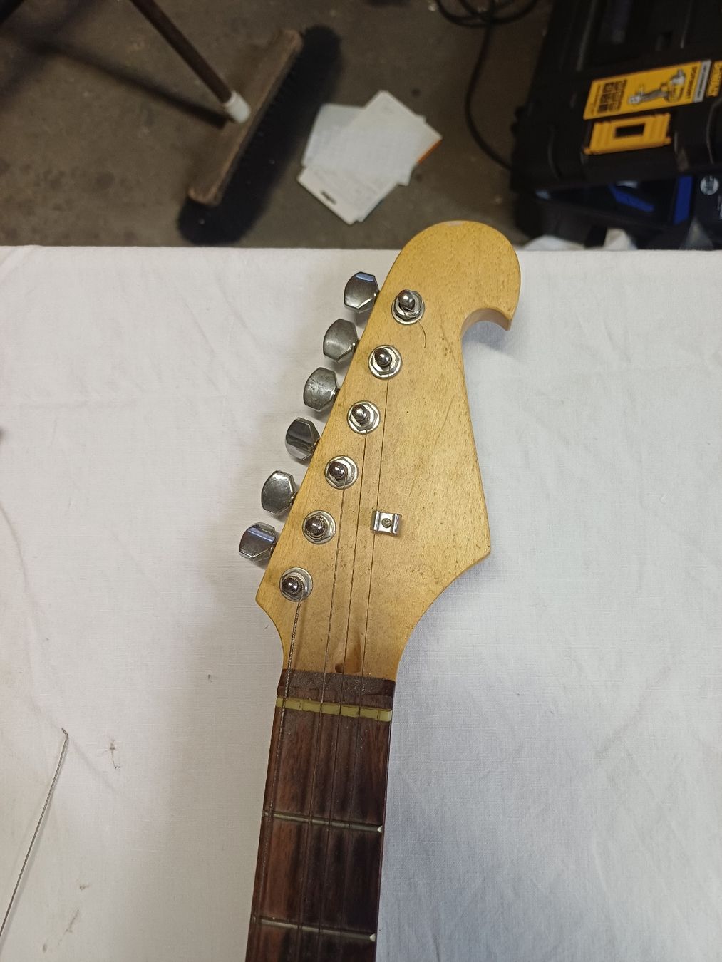 Strumenti musicali: E-Gitarre für Bastler – Difettoso da Wangenried venduto da Recycler94 3