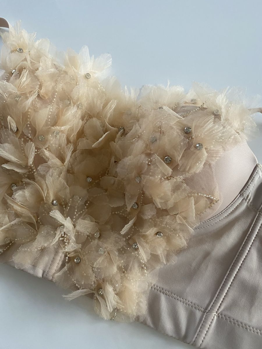 Top: Haut beige avec fleurs - taille M – Nuovo e nell'imballaggio originale da Delémont venduto da bou_26 1
