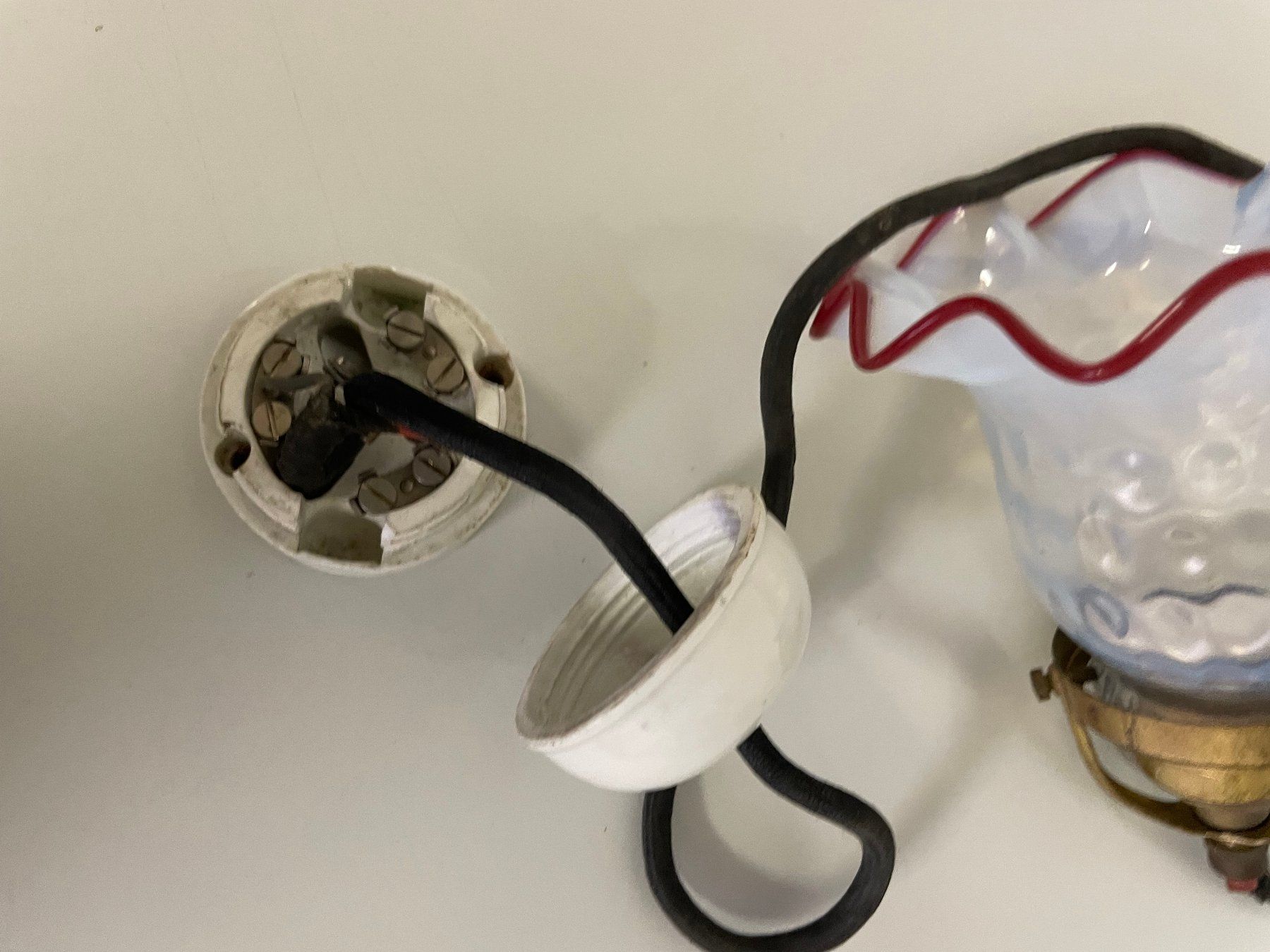 Lampade: lampe ancienne suspendue (tulipe) – Usato da La Croix (Lutry) venduto da netrajet 2