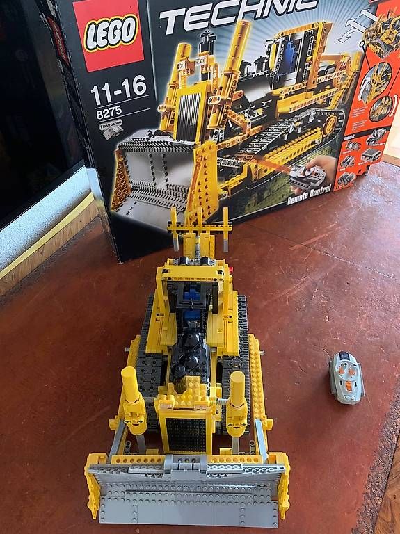 Lego Kit di costruzioni: Lego Technic Bulldozer 8275 – Usato da Buonas venduto da kev_bs7h 1