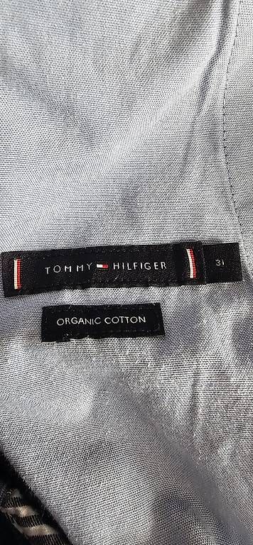 Pantaloni: Short Tommy Hilfiger  – Usato da Marin-Epagnier venduto da Nat_14 2