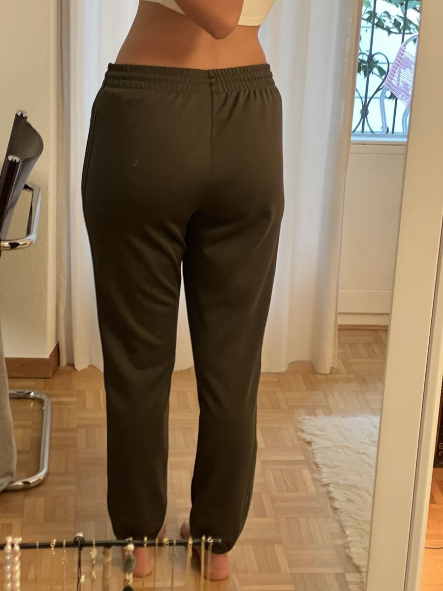 Adidas Pantaloni: Adidas Calabasas Jogginghose Gr. M – Usato da Zürich venduto da sop_xbd7 2