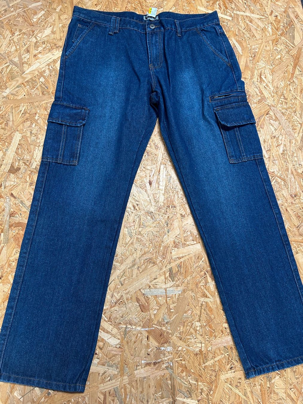 Jeans: Blaue Jeans Gr. 25 Bundweite 98cm – Nuovo e nell'imballaggio originale da Koppigen venduto da Ready2Work