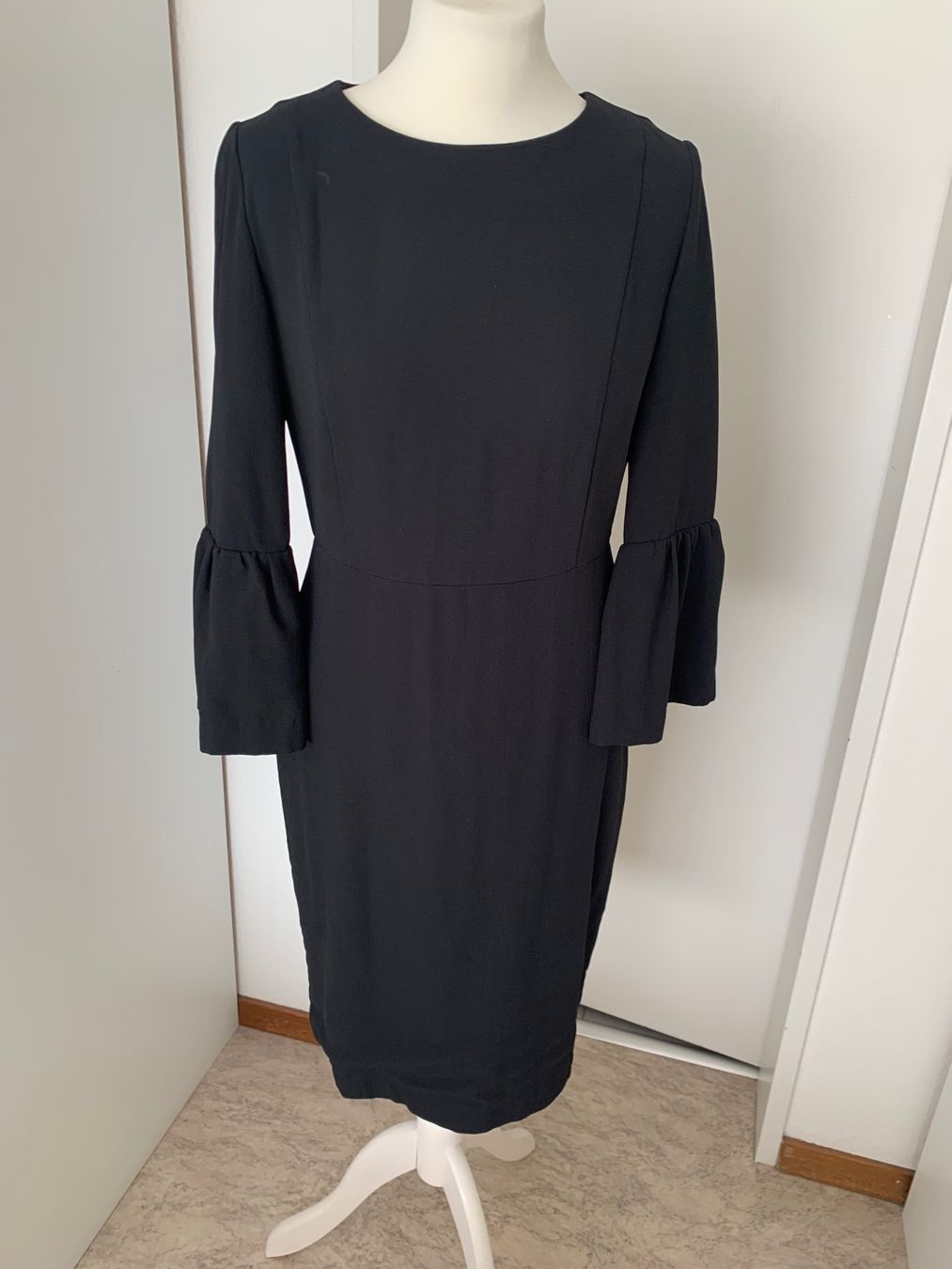 Massimo Dutti Vestiti: Massimo Dutti Kleid, Grösse M, schwarz, Herbst/Winter – Nuovo (secondo la descrizione) da Rüfenacht venduto da lilly_67 1