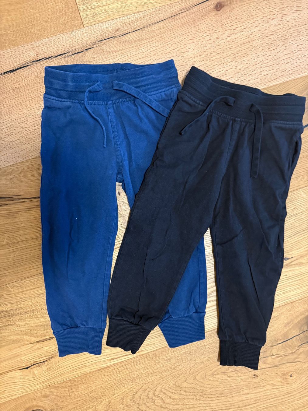 H&M Pantaloni: Kinder Hose Grösse 98 H&M – Usato da Ebikon venduto da Dorfschmid