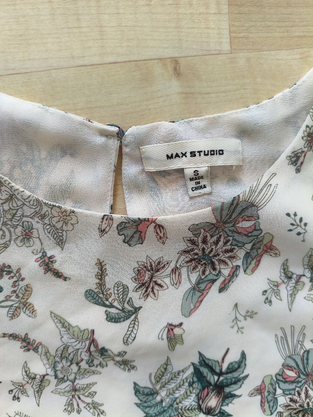 Tops: Max Studio Bluse Blumenmuster Weiss Grösse S neuwertig – Neu (gemäss Beschreibung) aus Rieden AG von juliarieden 1