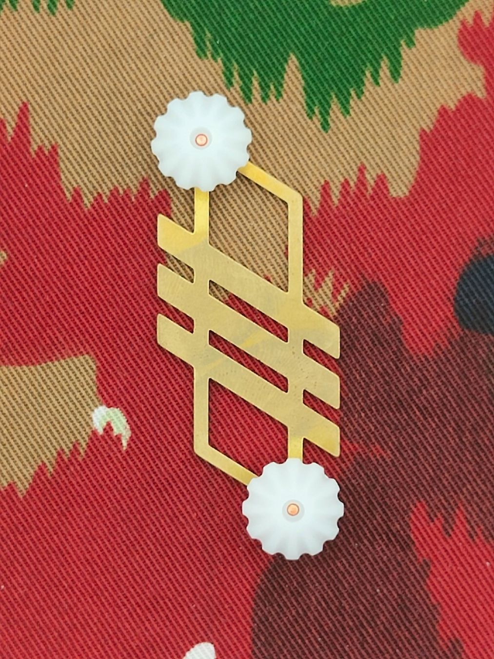 Schweizer Armee Uniformi: Gradabzeichen Hauptmann Ord. 1990, Variante 1 – Usato da Bauma venduto da SwissMilitaria 1