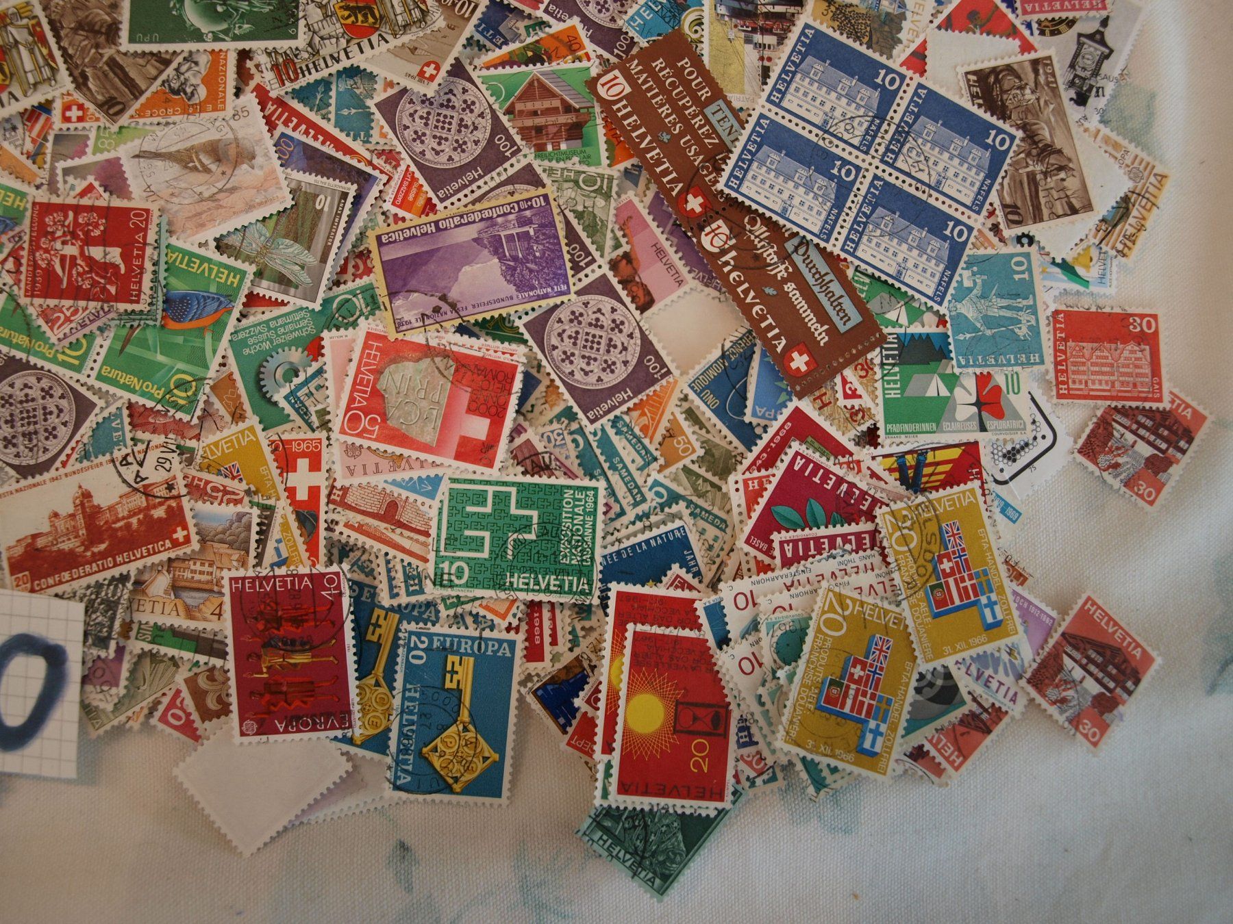 Tutti i francobolli: 1000 Schweizer Briefmarken über 70g .Gebraucht siehe Bilder – Usato da Aarau venduto da Marcele0 3