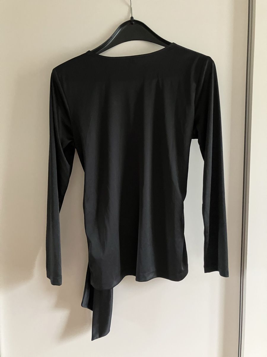 Tops: Top noir resserrable à la taille – Gebraucht aus Sion von edelweissse 2