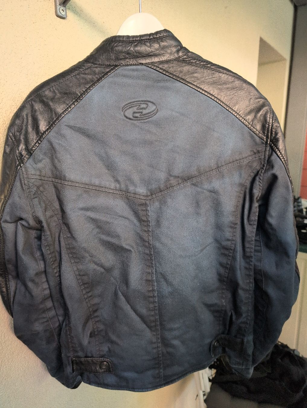 Held Vestes: Top Held Lederjacke Gr. M, Motorrad Jacke, mit protektoren – D'occasion à Zürich par Jannkee 2