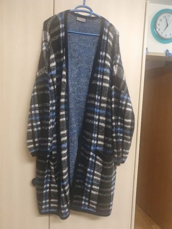 Warme, kuschelige Strickjacke im Karomuster, Grösse XL