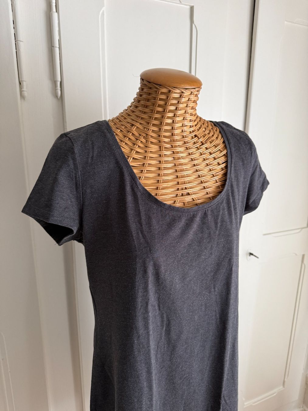 H&M Vestiti: T-Shirt Kleidchen dunkelgrau L – Usato da Zürich venduto da Diazaio 1