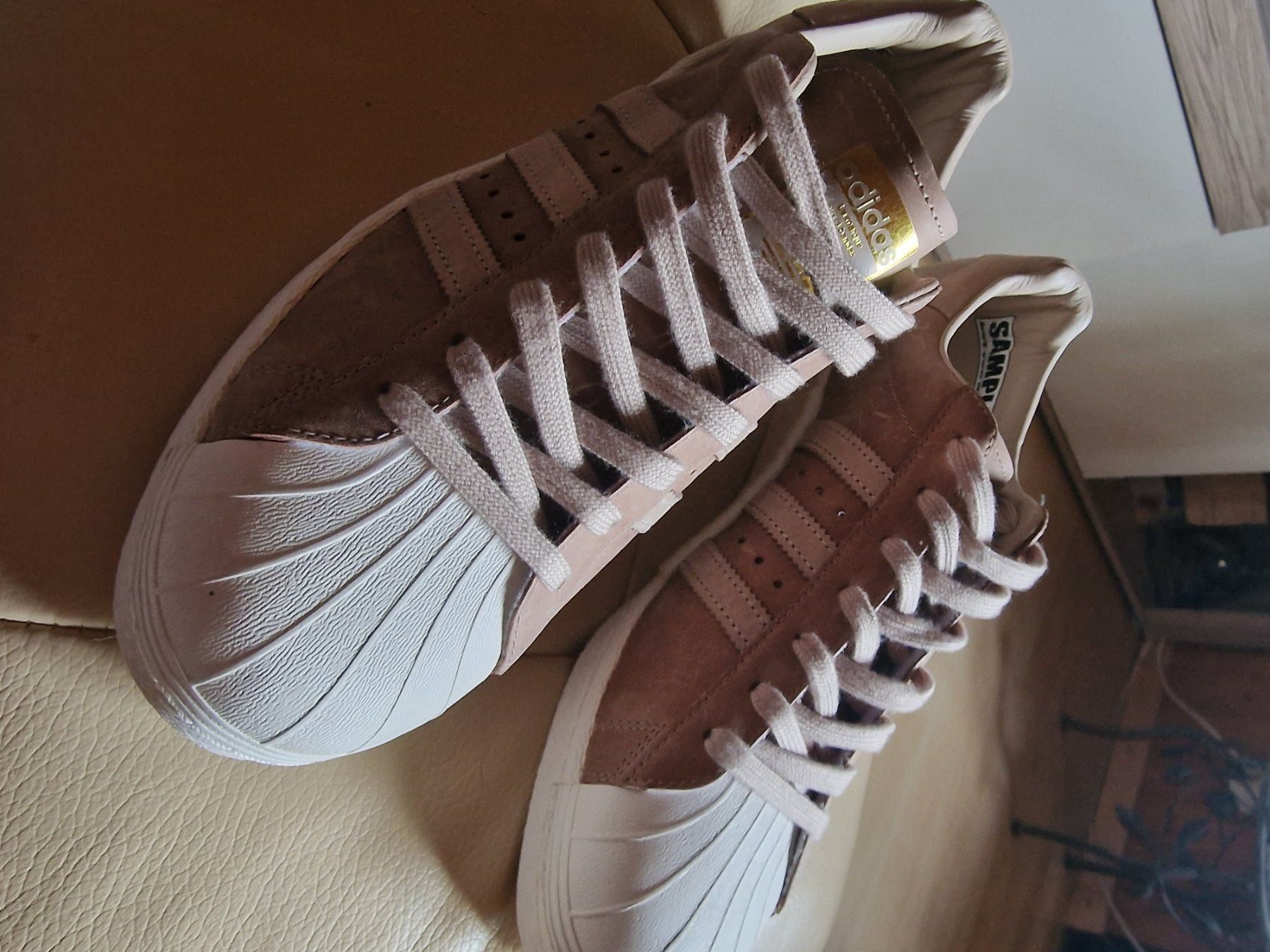 Adidas Scarpe da uomo: Ein SAMPLE SCHUH von Adidas – Nuovo (secondo la descrizione) da Nänikon venduto da mzi_7pmm