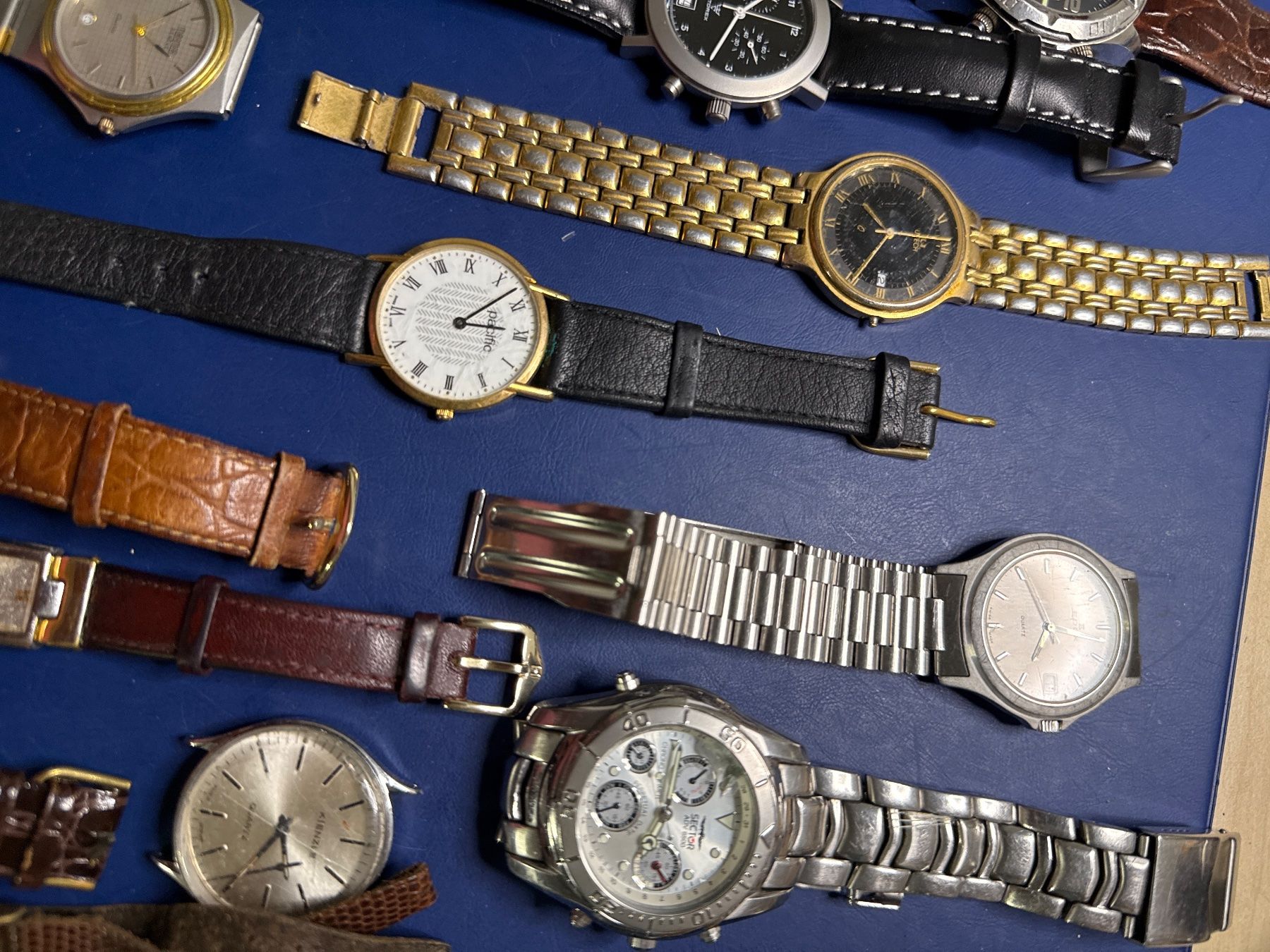 Montres: Uhrenlot unkontrolliert – Défectueux à Pfeffingen par Allhandelklgwatches 7