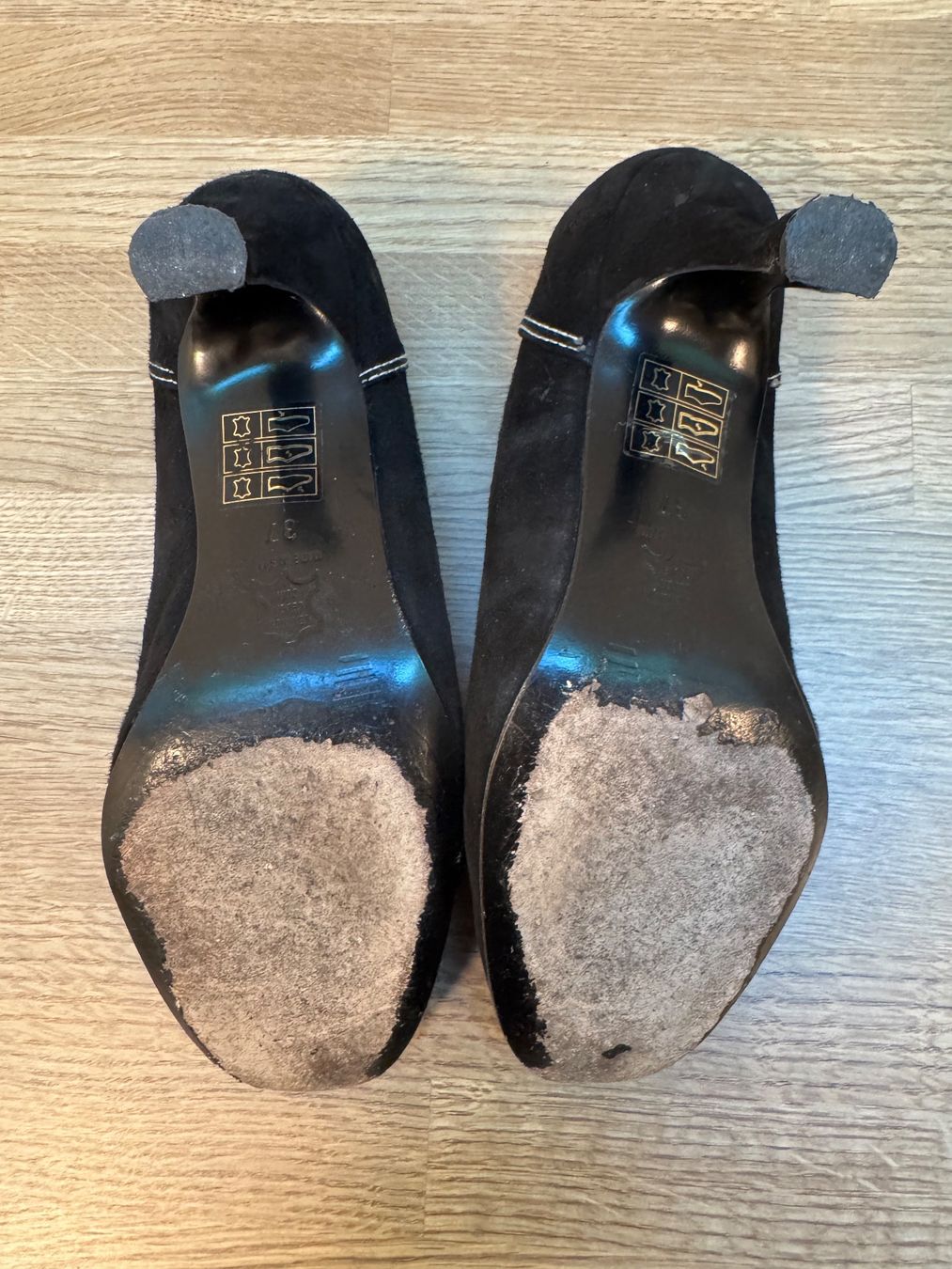 Chaussures femmes: Cosmo - Escarpins en daim – D'occasion à Zürich par odi_ldv8 2