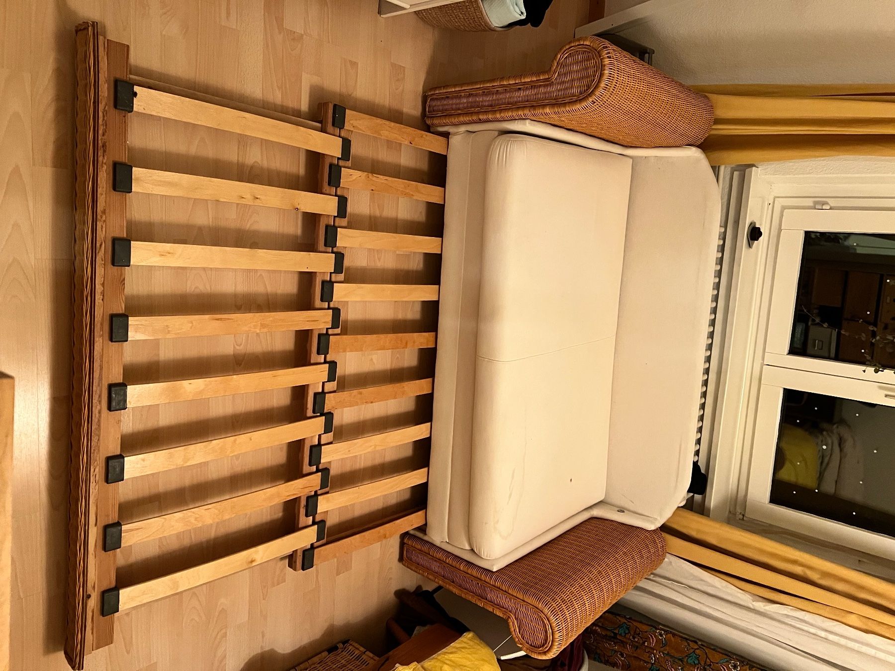Divani: Rattan Schlaf-Sofa, echt Holz, – Usato da Zürich venduto da anna-anna123 4