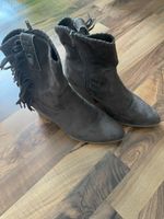 Braune Wildleder Stiefeletten mit Fransen, Grösse 39
