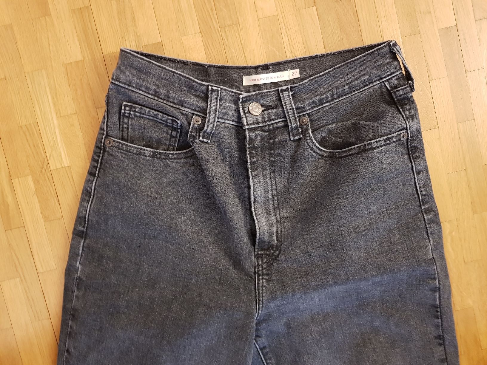 Levi's Jeans: Levi's Mom Jeans Taille Haute 27 gris. – Usato da Veyrier venduto da sosozizou 1