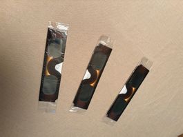 3 neue und originalverpackte Sonnenfinsternisbrillen.