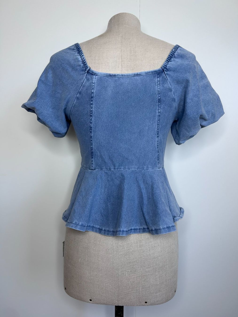 H&M Top: H&M Denim Blouse / Top – Usato da St. Gallen venduto da look-twice 2