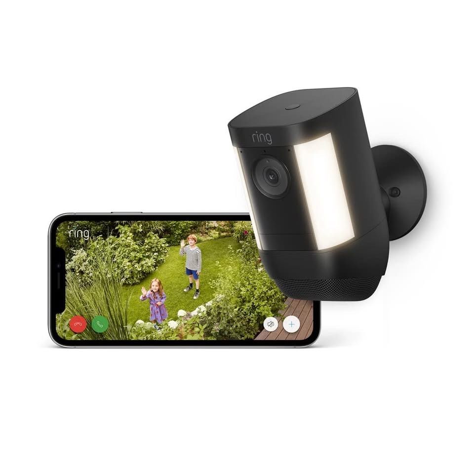 Alarmanlagen: 2x Ring Spotlight Cam Pro avec 4 batteries – Gebraucht aus Genève von ale_5x27 4