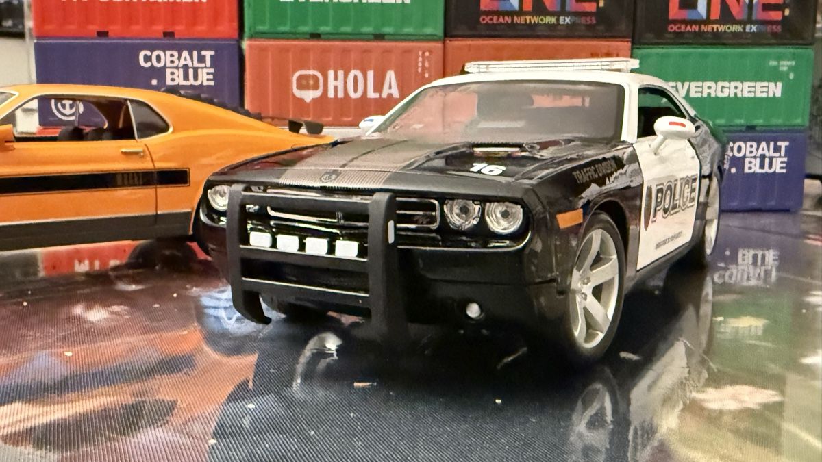 Dodge Voitures modèles: Polizeiauto Dodge Challenger  1:18 – Neuf (Voir description) à Basel par Zomeg 8