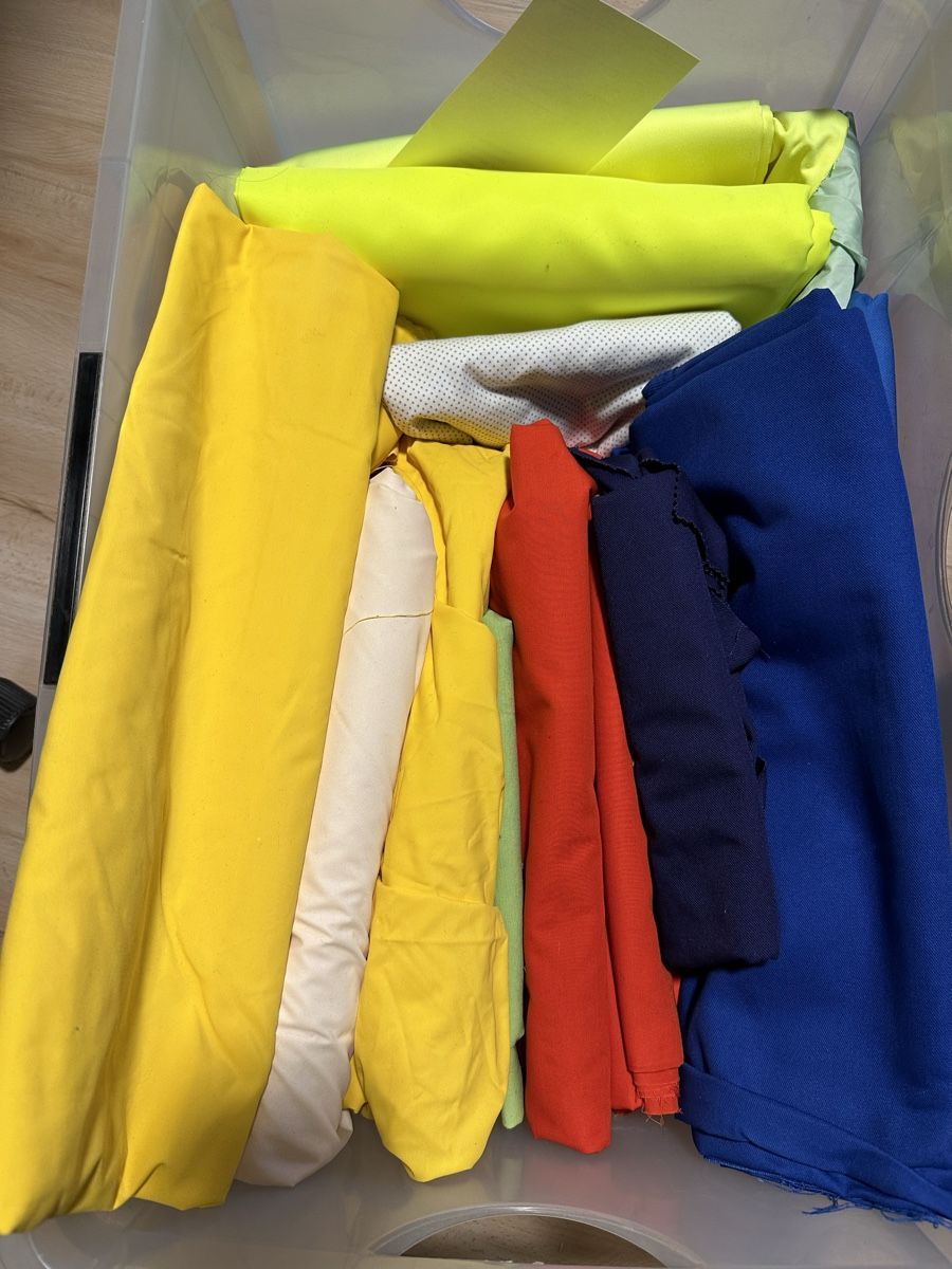 Tessuti: 12 kg Stoffe Meterware Baumwolle Polyester div. – Nuovo (secondo la descrizione) da Berg SG venduto da ES78 2