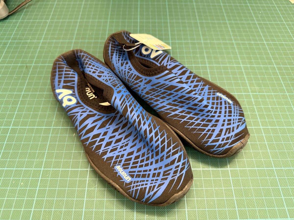 Scarpe per ragazzi: Badeschuhe 33.5 – Nuovo e nell'imballaggio originale da Luzern venduto da Andrinos