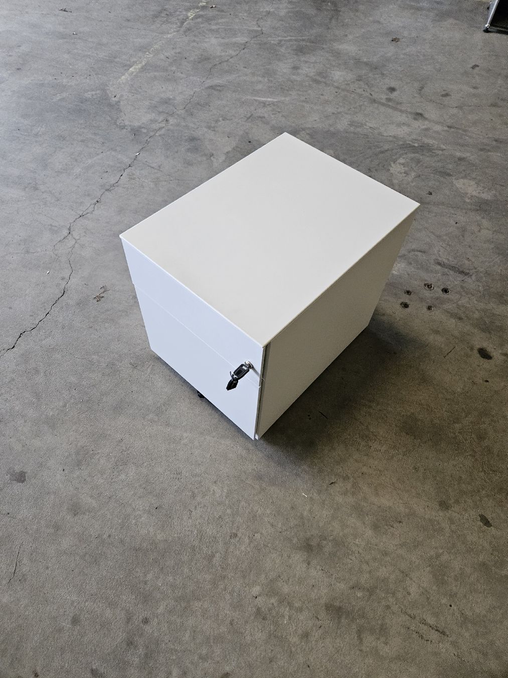 Banconi: Bisley weisser Rollcontainer mit abschliessbaren Schubladen – Nuovo (secondo la descrizione) da Brittnau venduto da Lexmark77 3