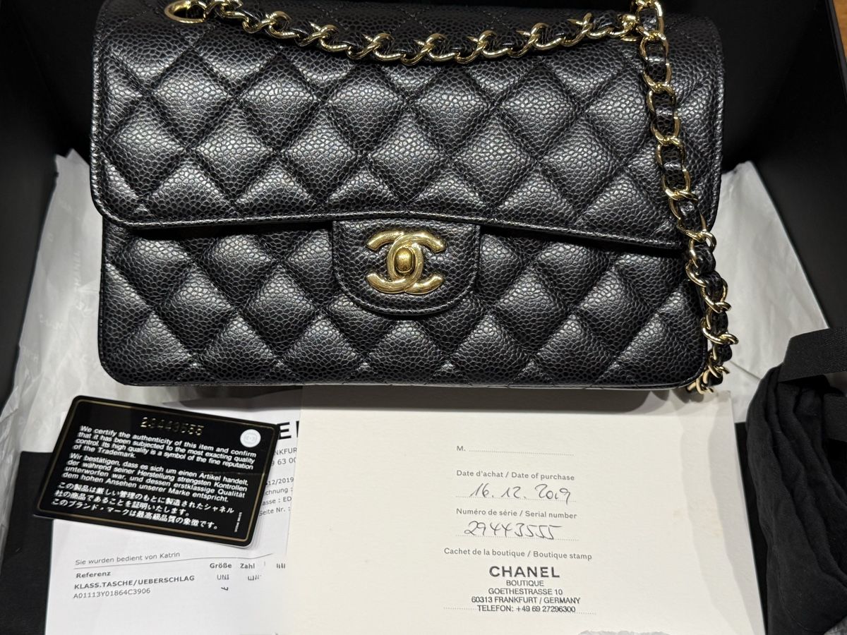 Chanel Sacs femmes: Sac Chanel taille s cuir caviar – D'occasion à Chêne-Bourg par luy_hk5b